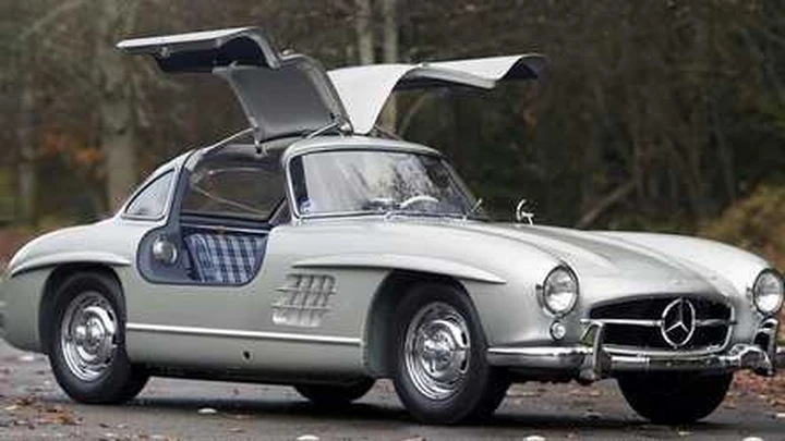 Mercedes 300 SL Gullwing 1955: battuta all'asta a 4.6 milioni di dollari