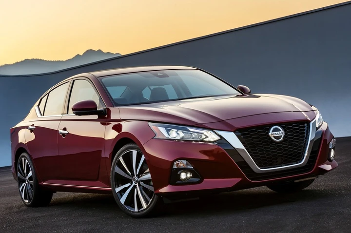 Nissan Altima 2019: immagini ufficiali