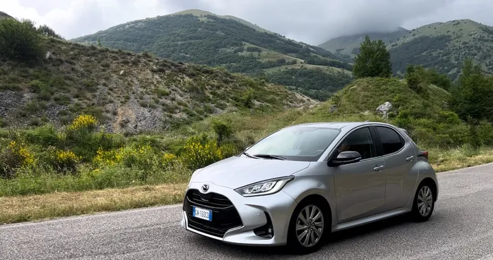 Mazda 2 hybrid: la prova su strada della regina dei consumi