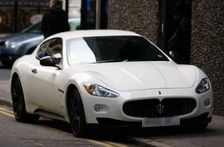 La Maserati di Balotelli presa a sprangate