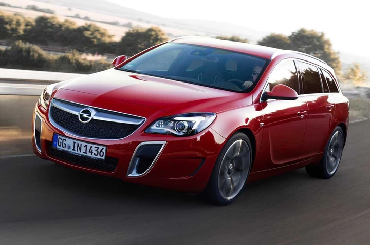 Opel Insignia OPC Sports Tourer 2014: immagini ufficiali