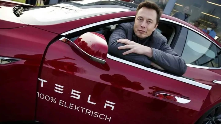 Tesla, i dipendenti invocano in massa le dimissioni di Musk