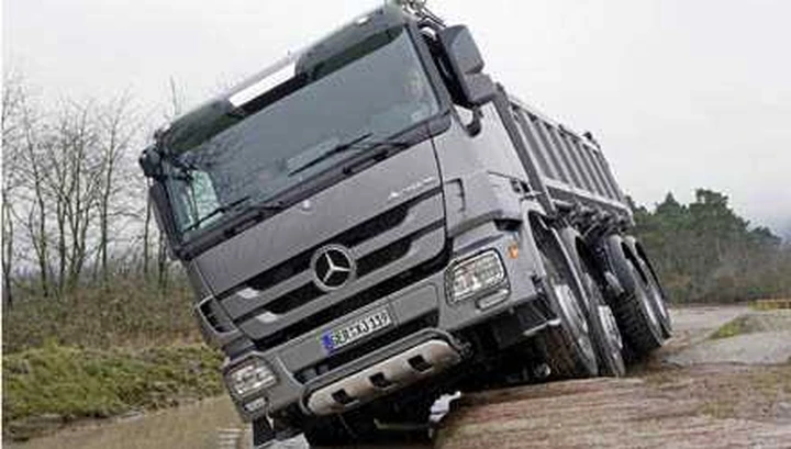 Giganti in cava: il road show di Mercedes Trucks