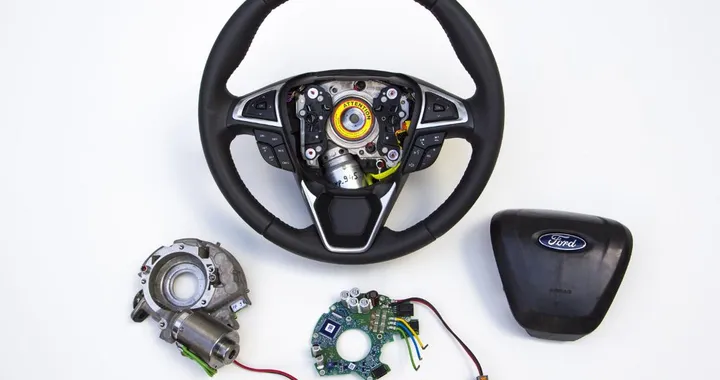 Ford presenta il nuovo sterzo adattivo