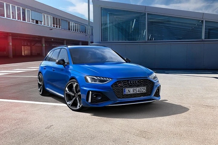 Audi, nuovo allestimento RS 25 Years: dotazioni e prezzi