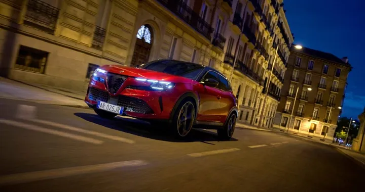 Alfa Romeo Junior: incentivi e offerte per l'elettrica e la Veloce