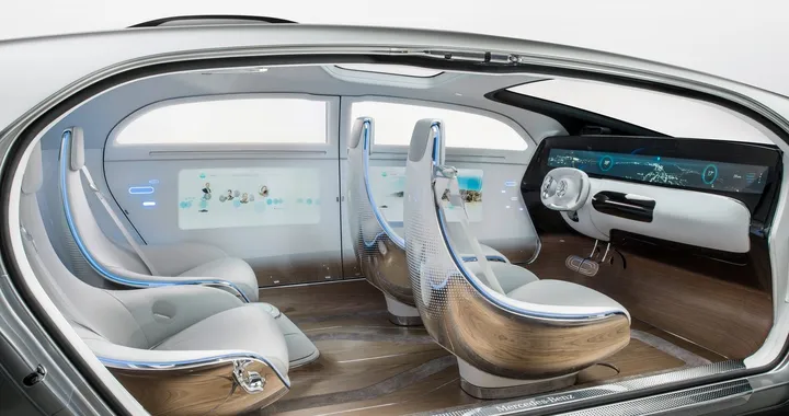 Auto connessa: Mercedes annuncia partnership con Microsoft