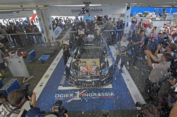 Volkswagen campione del mondo rally 2015: immagini ufficiali