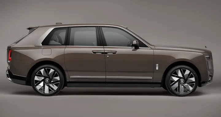 Nuova Rolls-Royce Cullinan Series II: eleganza e personalizzazione al massimo livello