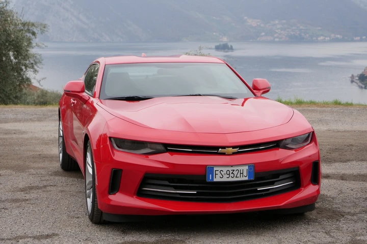 Chevrolet Camaro 2.0 Turbo Coupé: la prova su strada