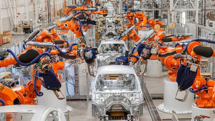 Carenza di semiconduttori: impatto sulla produzione auto 2023