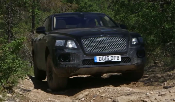 Bentley Bentayga: il futuro SUV inglese immortalato in un video