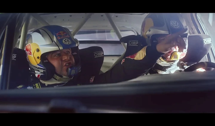 Volkswagen Polo, con App connect protagonista di un nuovo spot