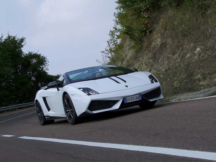 Lamborghini Gallardo Spyder Performante: prova su strada