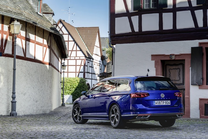 Nuova Volkswagen Passat: primo contatto