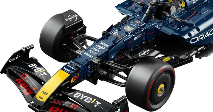 Red Bull Racing RB20: il set Lego per gli Amanti della F1
