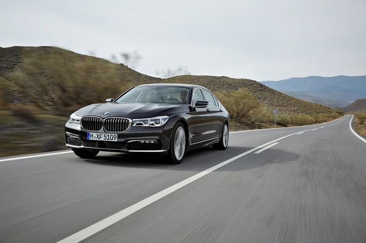 Nuova Bmw Serie 7 2015: le immagini ufficiali