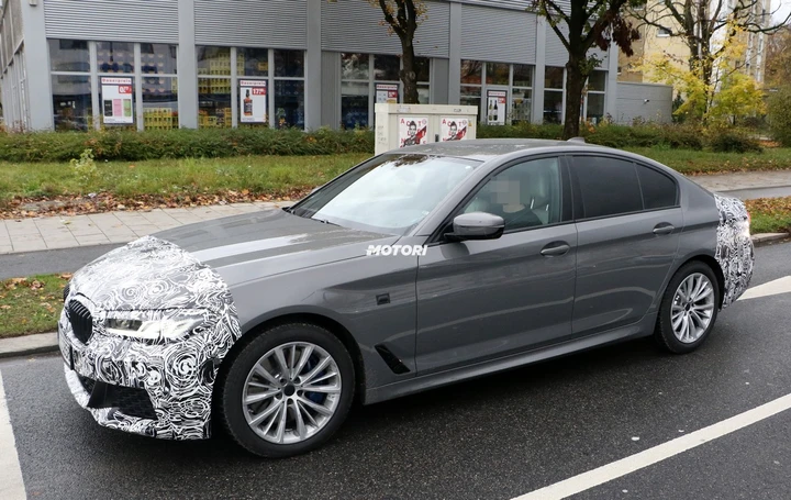 Nuova Bmw Serie 5 MSport: le foto spia