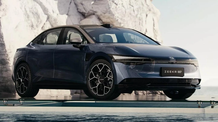 Zeekr: nuova batteria che recupera 500 km di autonomia in 15 minuti