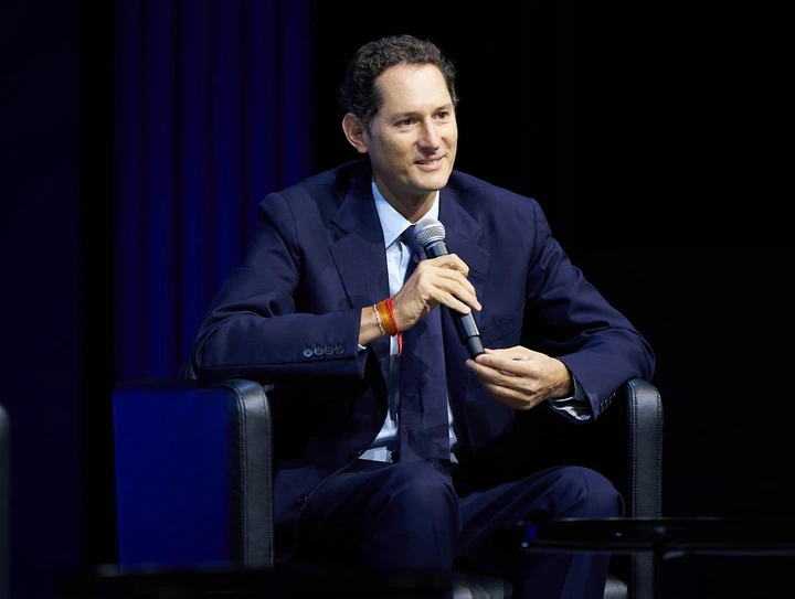 John Elkann conferma il profondo impegno di Stellantis con l’Italia