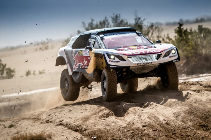 Rally del Marocco: Loeb e Sainz sul podio con la Peugeot 3008 DKR