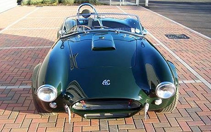 AC Cobra, una delle due è falsa