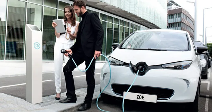 Renault, nuova partnership per la mobilità condivisa nei centri commerciali
