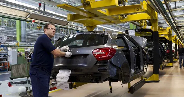Daimler richiama gli esperti in pensione