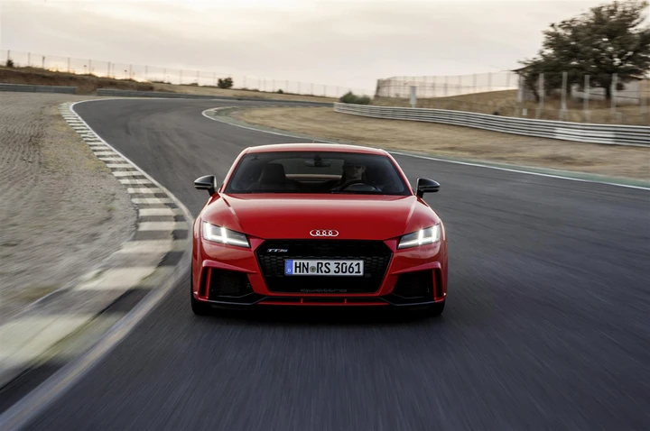 Audi TT RS Coupé e Roadster MY 2017: immagini ufficiali