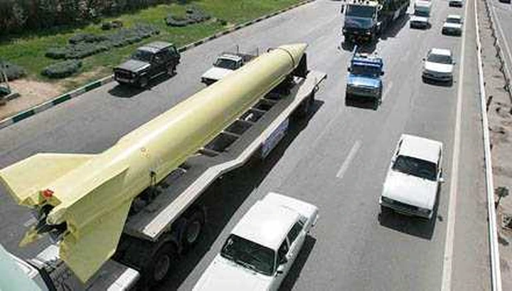 Iran: vietato andare in auto con... una donna
