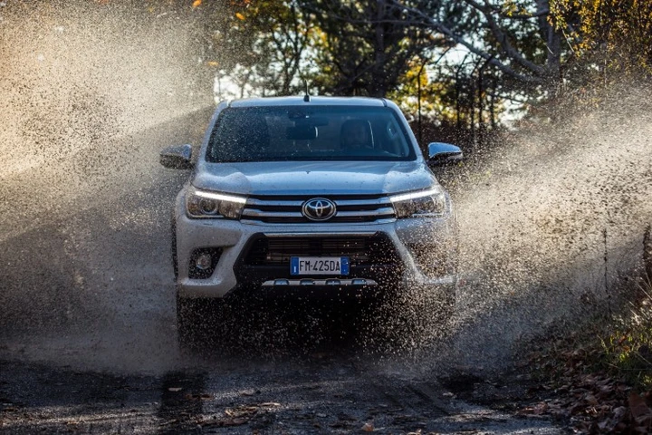 Toyota Hilux Invincible50: serie speciale per i 50 anni