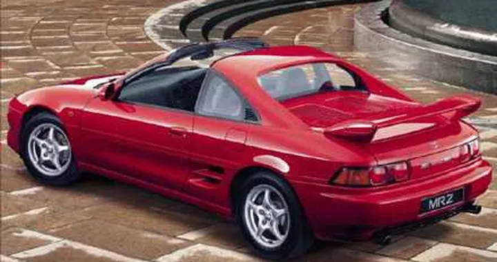 Compie 25 anni la Toyota MR2