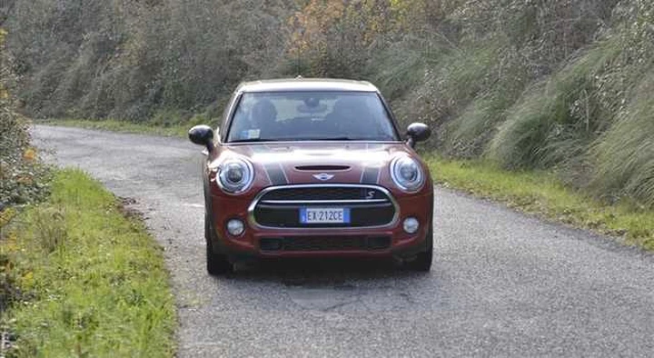 MINI Cooper S 5 porte