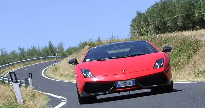 Lamborghini Gallardo Super Trofeo Stradale: prova su strada