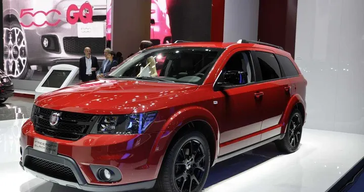 Fiat Freemont Black Code, debutta a Francoforte