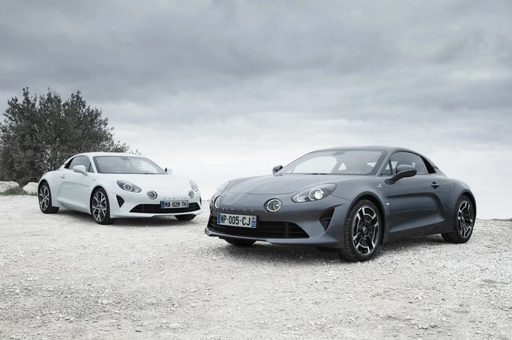 Alpine A110 Pure e Légende 2018: prime immagini ufficiali