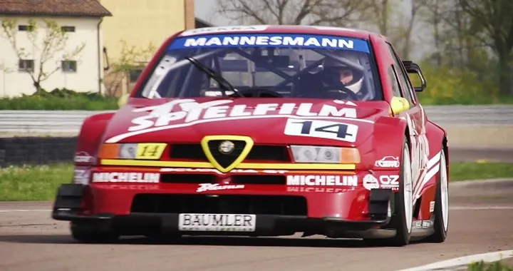 Un tuffo al cuore: il tuono dell’Alfa Romeo 155 2.5 V6 Ti. Ecco il video
