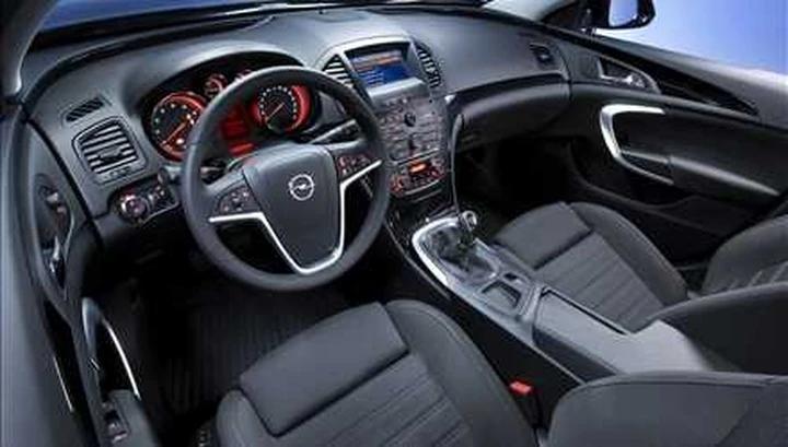 Italiani: una vita in auto e... son dolori!