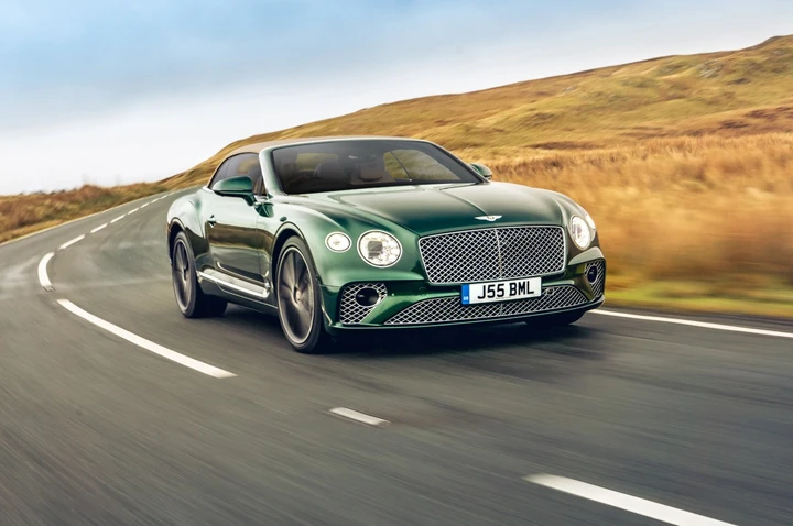 Bentley Continental GT Convertible Tweed Hood 2019:immagini ufficiali