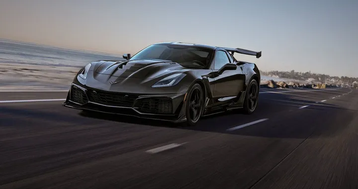 Chevrolet Corvette ZR1 2018: tutti i segreti delle versioni coupé e convertible