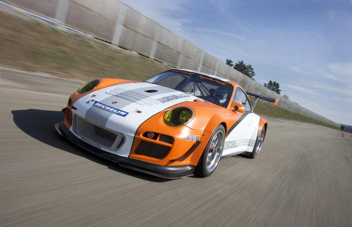 Porsche 911 GT3 R Hybrid 2.0 alla 24 Ore del Nurburgring