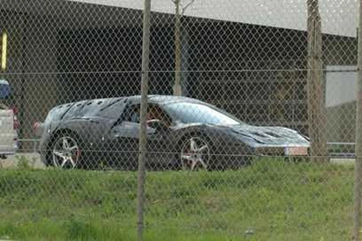 Ferrari F70: la nuova Enzo avrà 920 CV