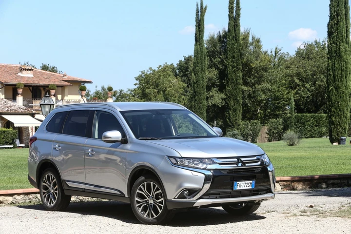 Mitsubishi Outlander 2016: primo contatto
