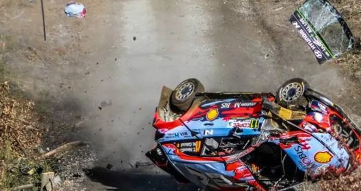 WRC: Tanak comanda in Cile, Neuville coinvolto in un brutto incidente