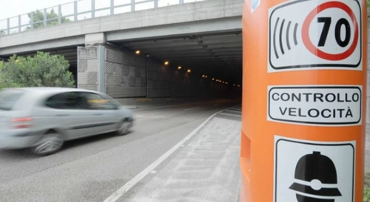 Autovelox: multa nulla senza cartelli ad ogni incrocio