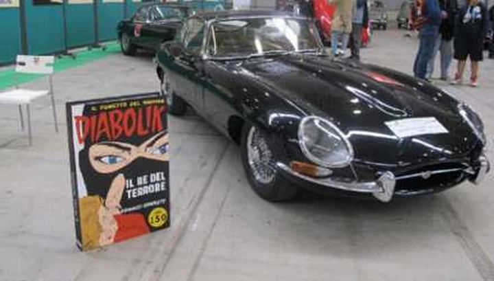 Fuoriserie 2011 celebra la Jaguar di Diabolik
