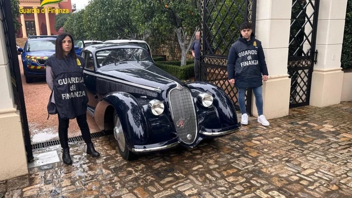 Auto storiche, truffa milionaria: il clamoroso sequestro di una Ferrari di Rossellini