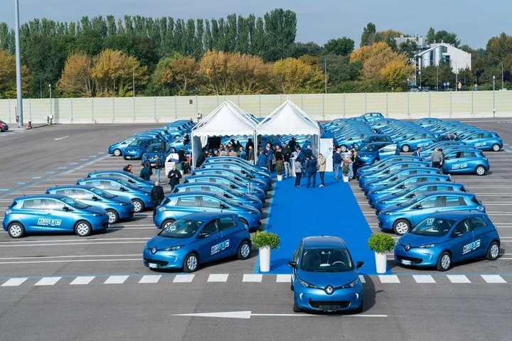 Renault lancia “Corrente”, il car sharing elettrico per la città di Bologna