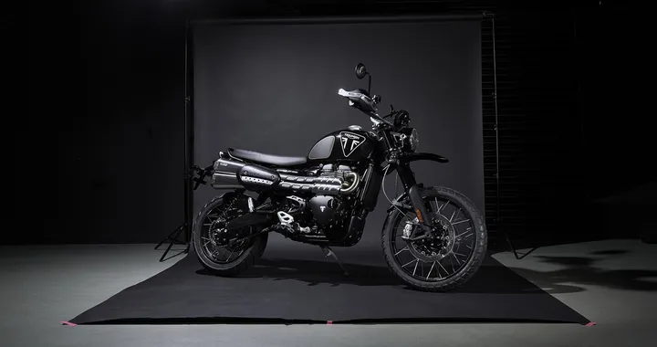 Triumph Scrambler 1200 Bond Edition: l’esclusiva moto ispirata a 007