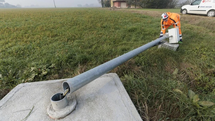 Fleximan torna a colpire: danni e indagini sull’autovelox distrutto